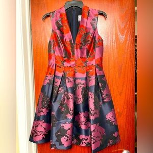 Vince Camuto Size 6 Dress